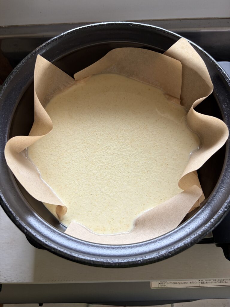 キッチンペーパーを敷いて土鍋にセット